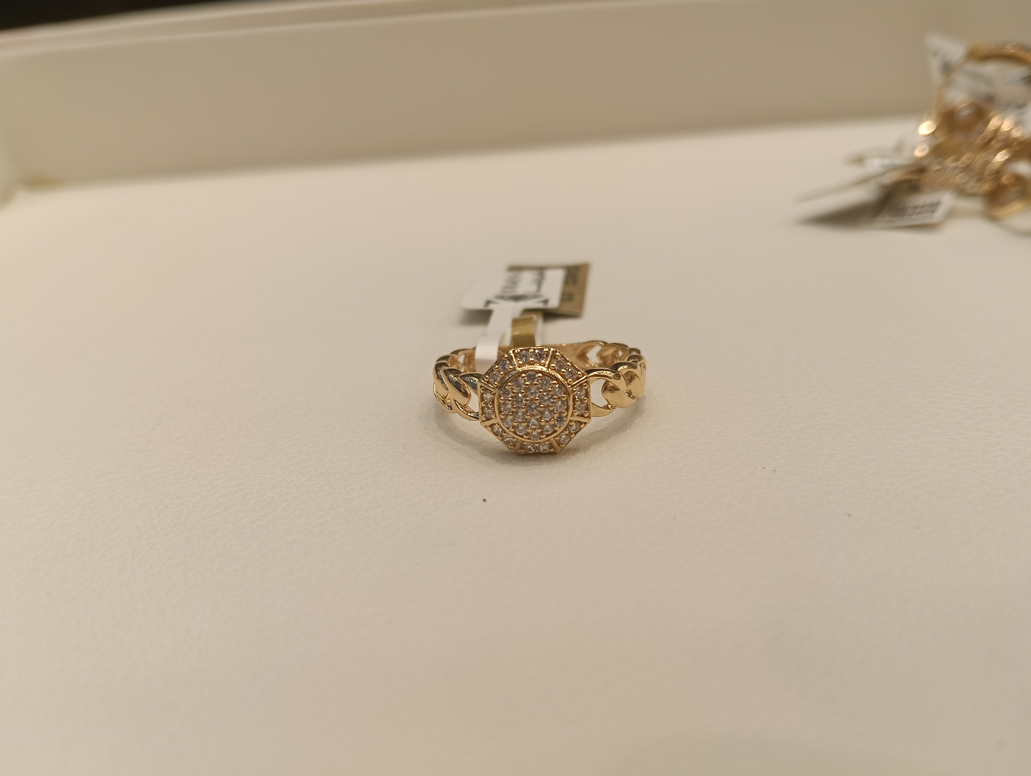 خاتم — كيرمينا — صورة 1