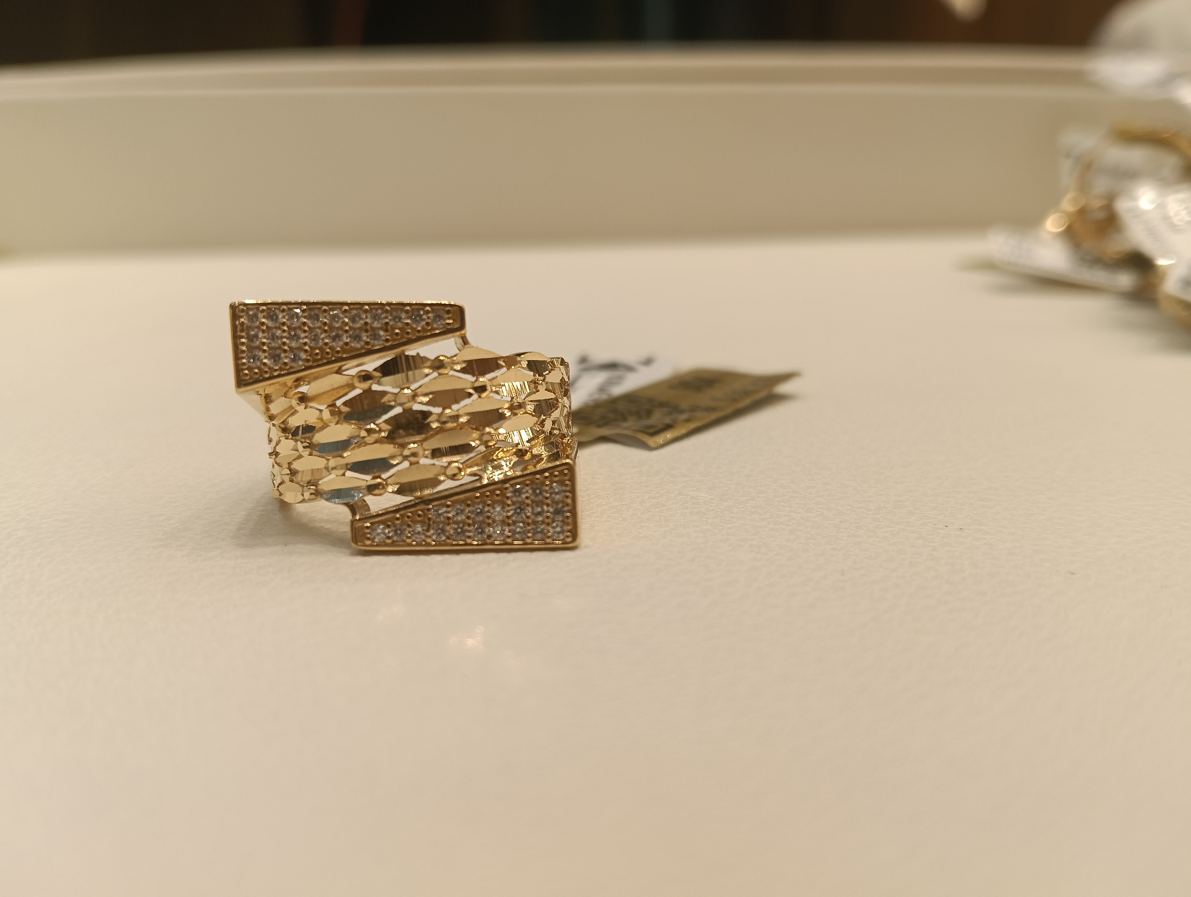 خاتم — كيرمينا — صورة 1